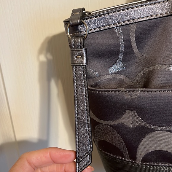 Coach Handbag Silver - Picture 5 of 16